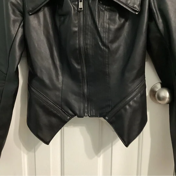 black GUESS cropped jacket - Picture 3 of 8